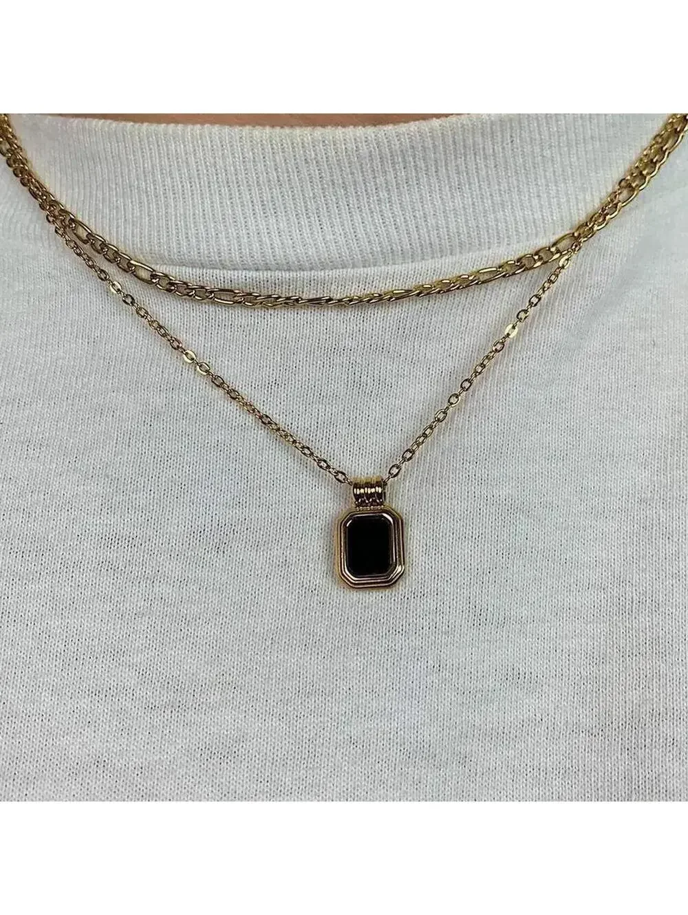 Vintage Style Classy Figaro Gold Chain Black jewel opal pendant necklace. Gold